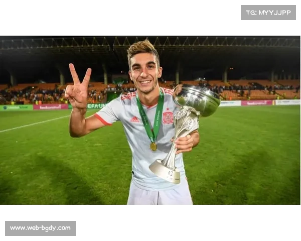 毛伟杰参加赛前发布会：大连新星的国家队展望